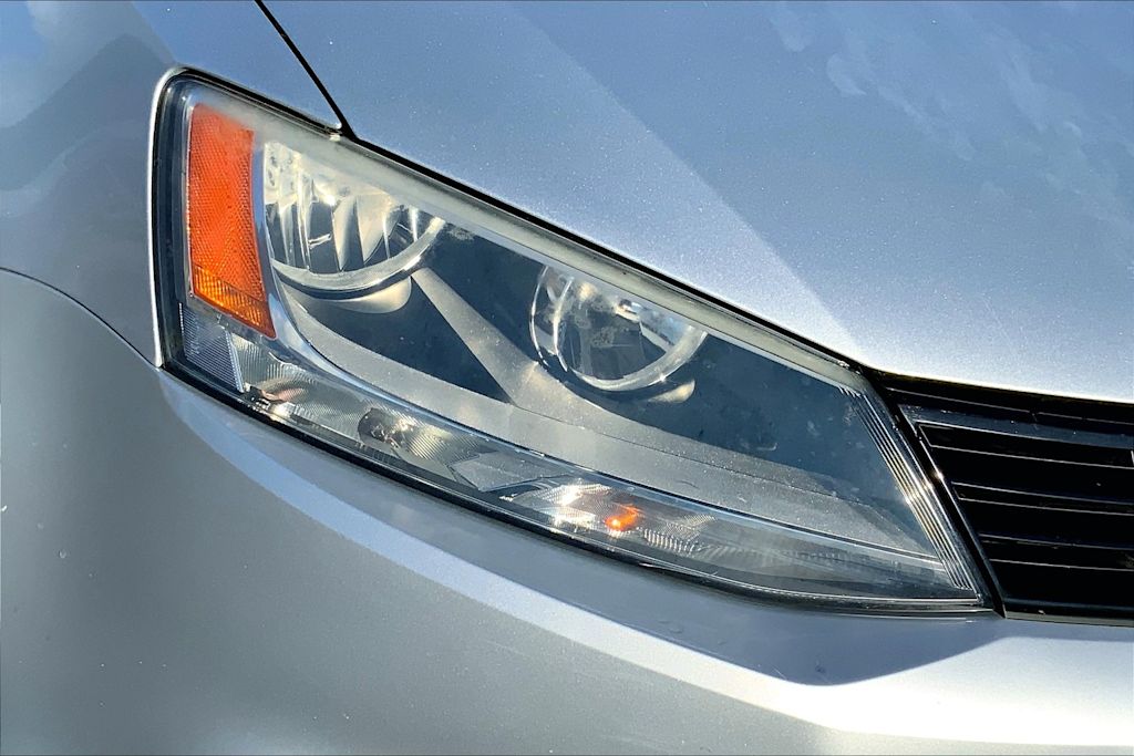 Thumbnail: 2013 Volkswagen Jetta - 30