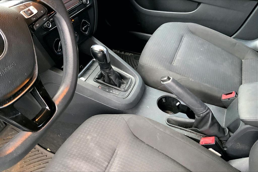 Thumbnail: 2015 Volkswagen Jetta - 17