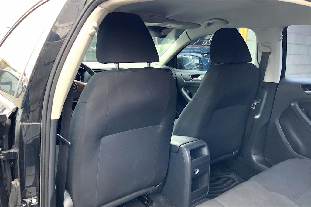 Thumbnail: 2015 Volkswagen Jetta - 12