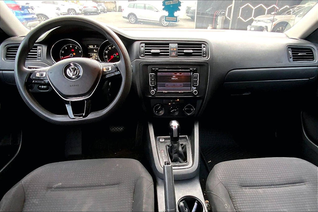 Thumbnail: 2015 Volkswagen Jetta - 10