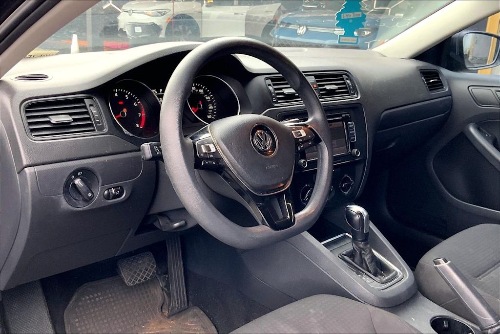 Thumbnail: 2015 Volkswagen Jetta - 2