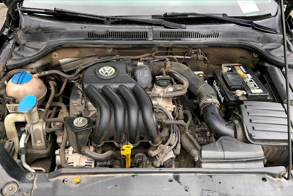 Thumbnail: 2015 Volkswagen Jetta - 9