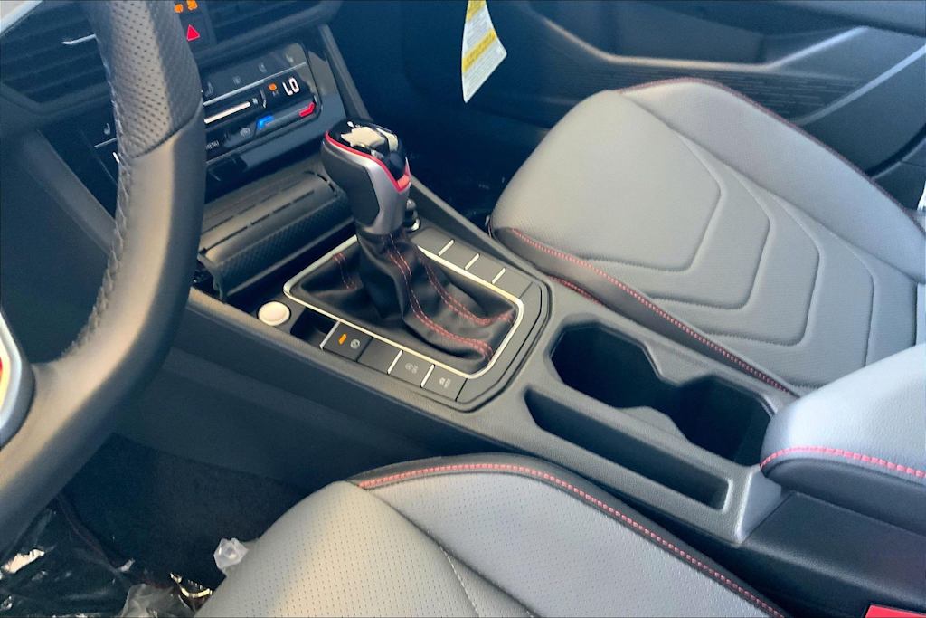 Thumbnail: 2026 Volkswagen Jetta - 16