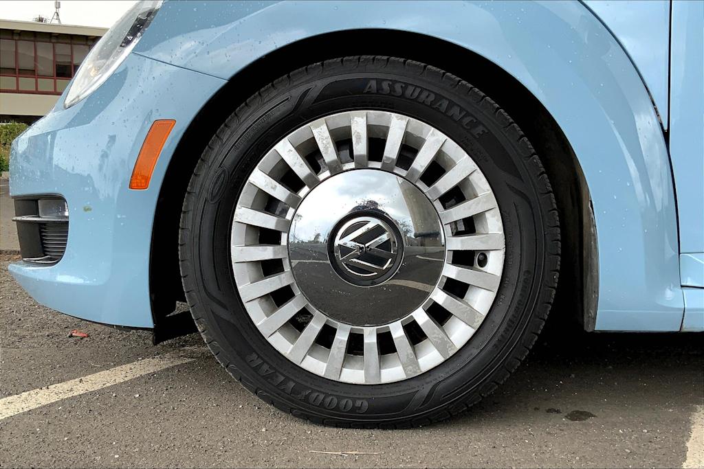 2016 Volkswagen Beetle SE 8