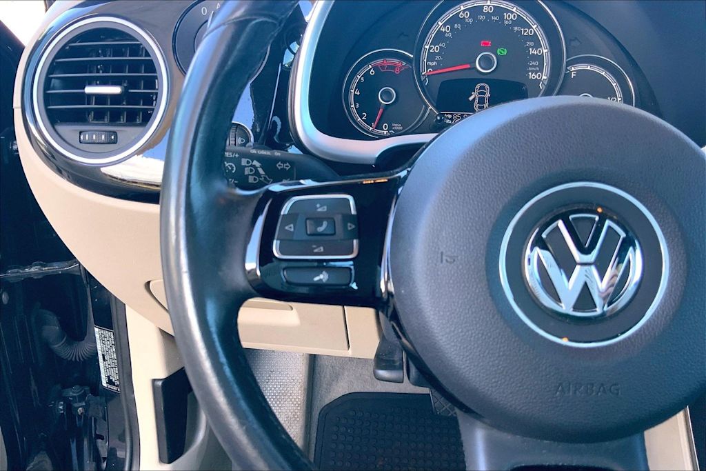 Thumbnail: 2017 Volkswagen Beetle - 24