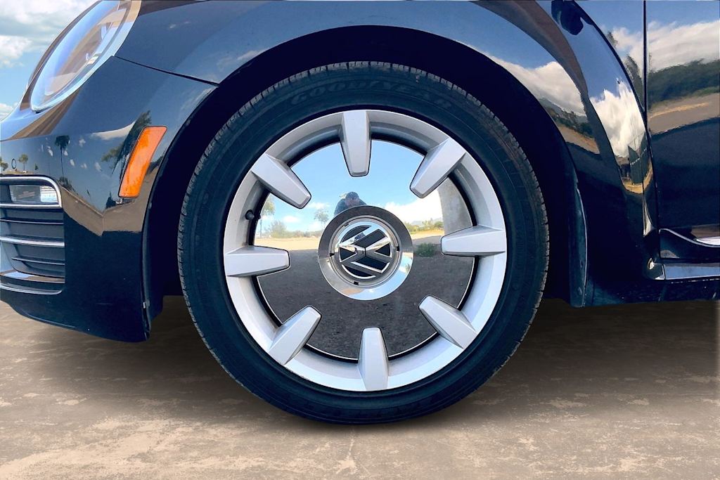 Thumbnail: 2017 Volkswagen Beetle - 8