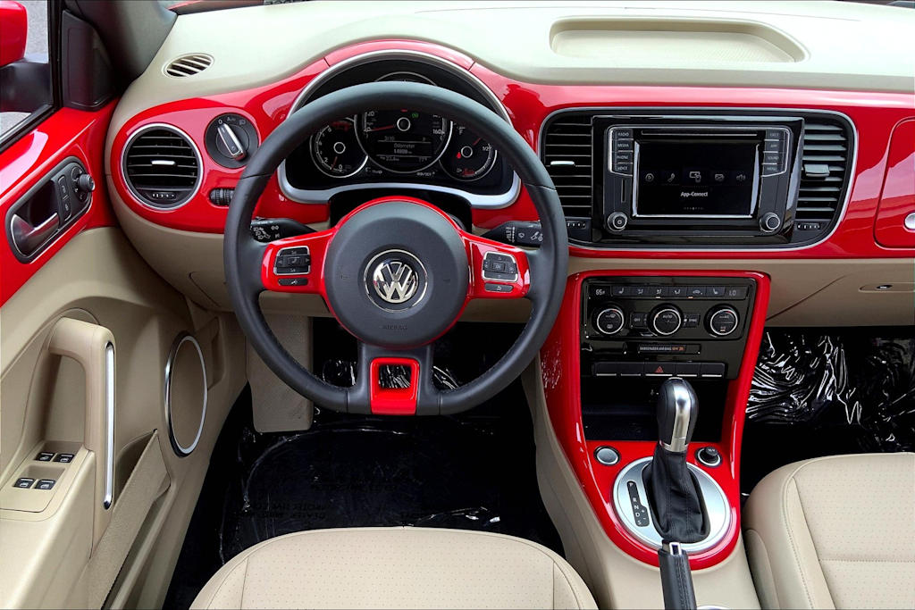 2019 Volkswagen Beetle SE 14