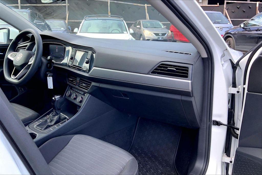 Thumbnail: 2023 Volkswagen Jetta - 25