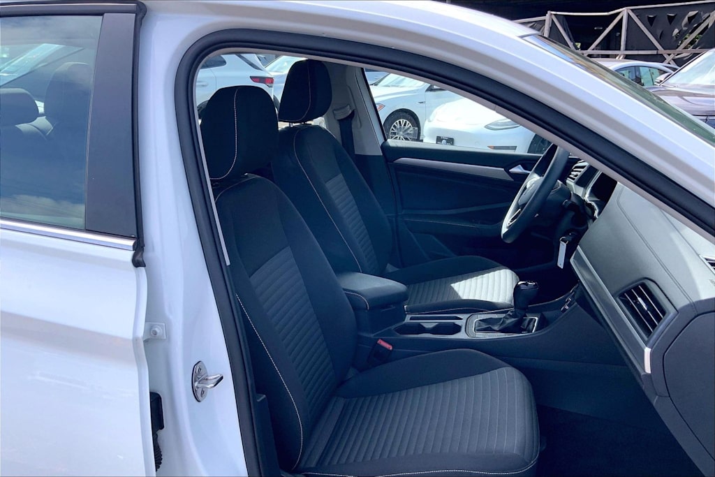Thumbnail: 2023 Volkswagen Jetta - 22