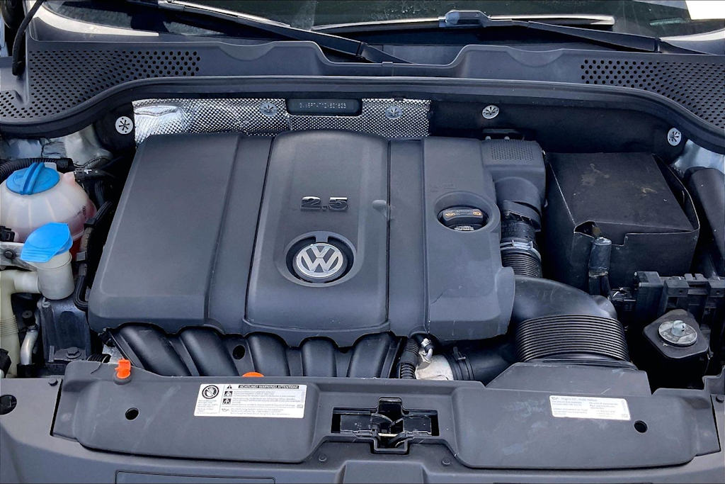 Thumbnail: 2013 Volkswagen Beetle - 9
