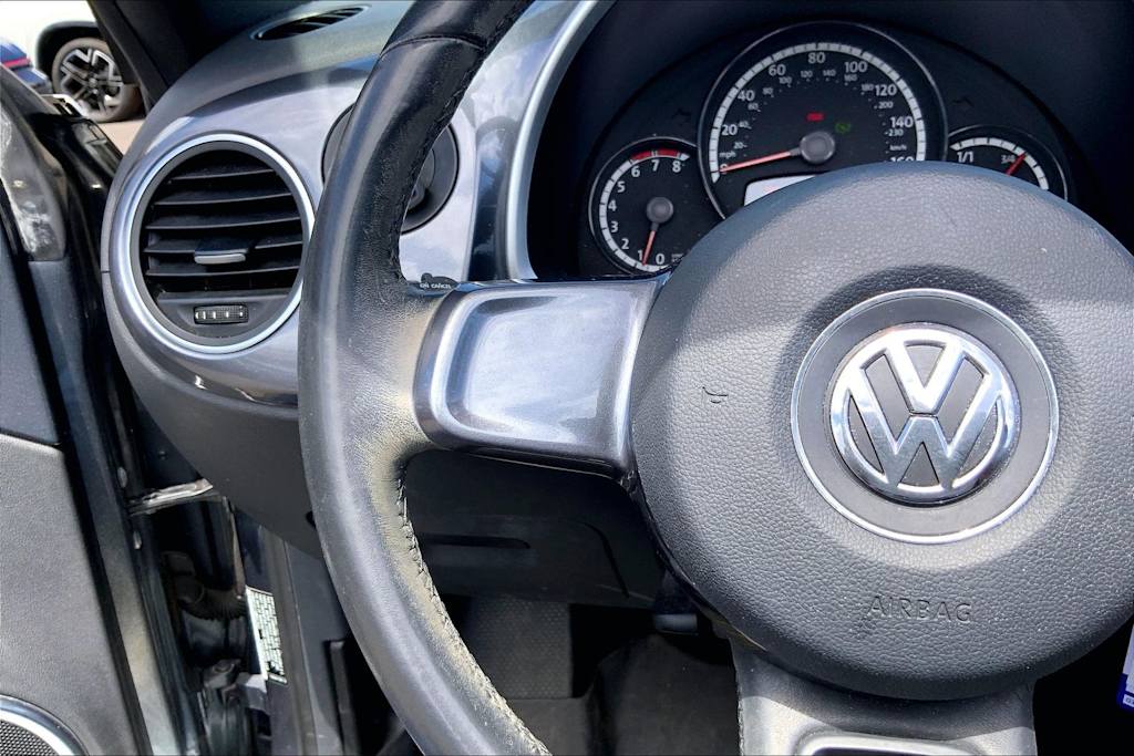 Thumbnail: 2013 Volkswagen Beetle - 24