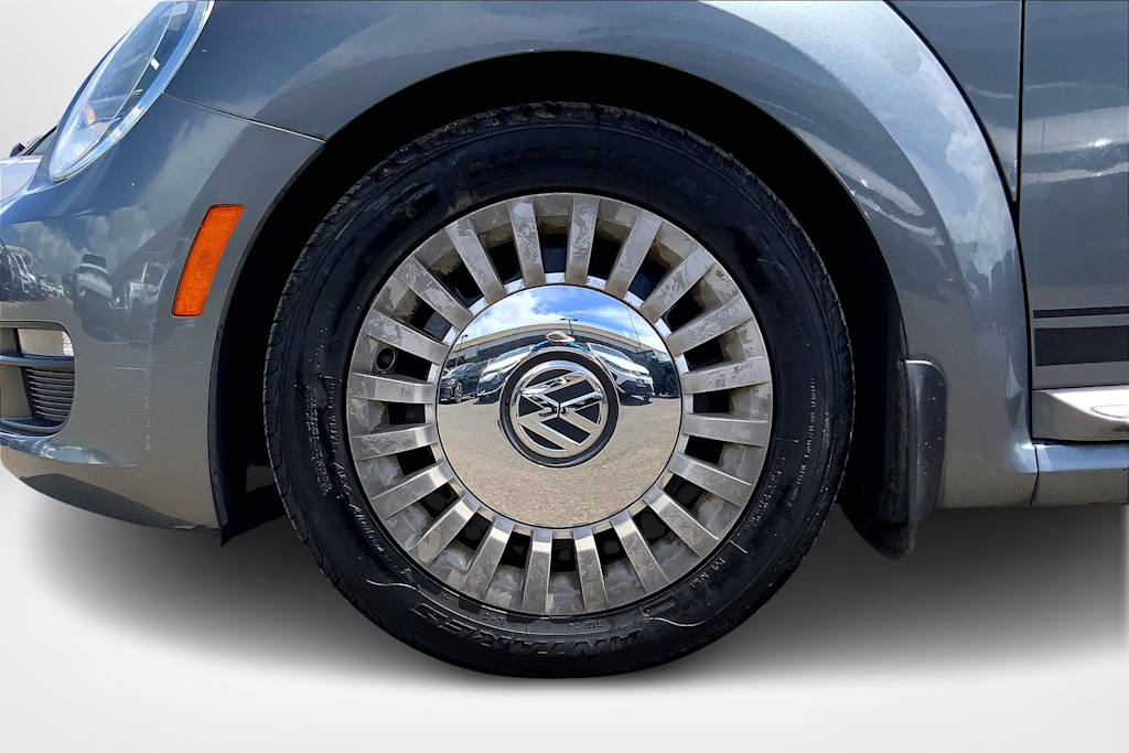 Thumbnail: 2013 Volkswagen Beetle - 8