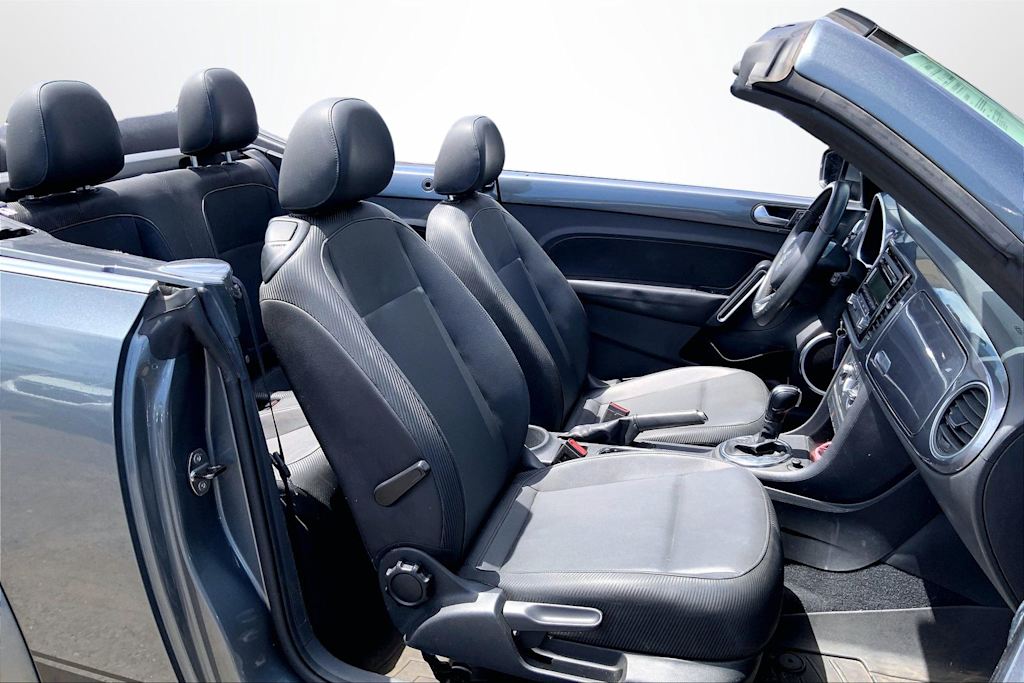 Thumbnail: 2013 Volkswagen Beetle - 12