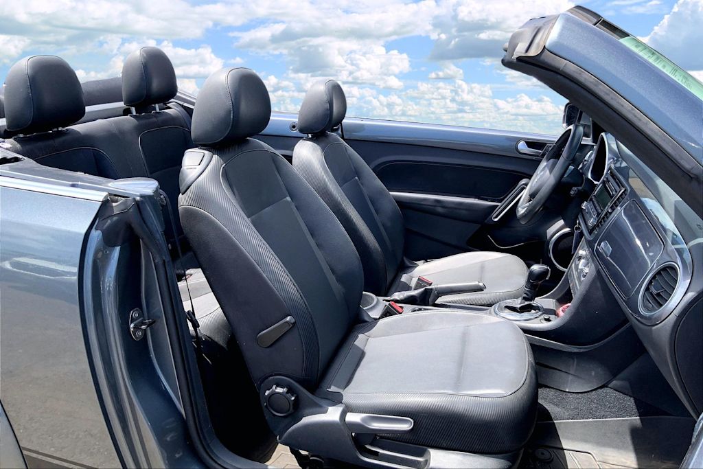 Thumbnail: 2013 Volkswagen Beetle - 12