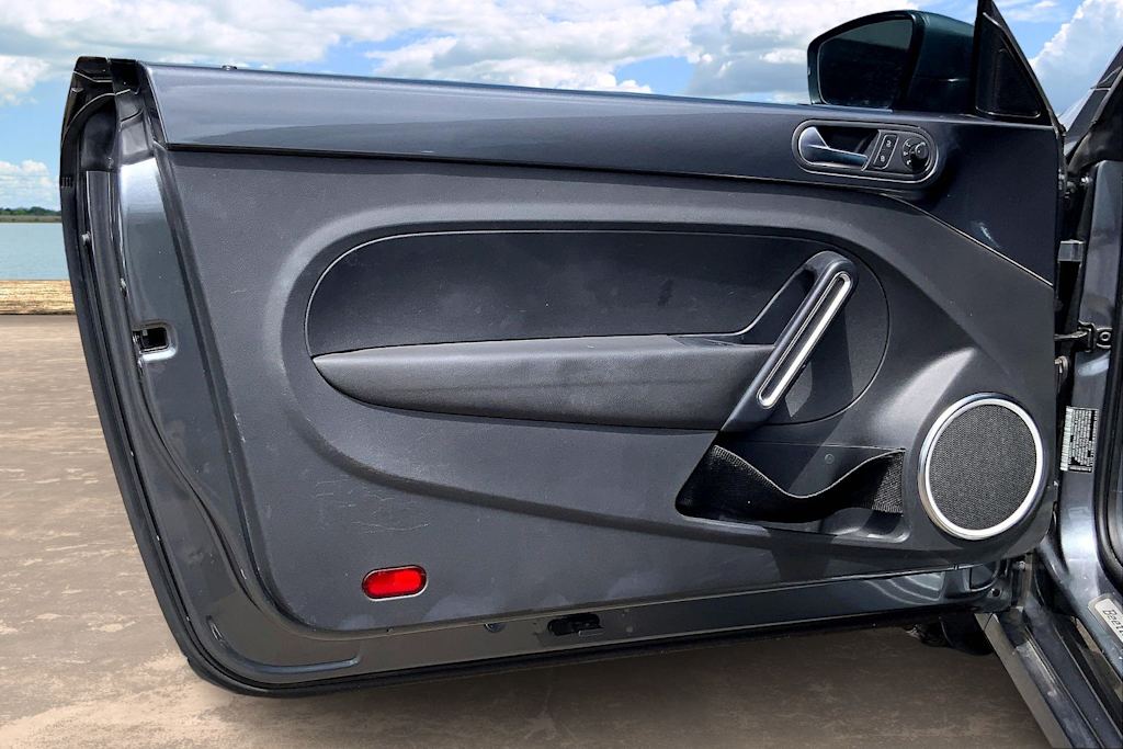 Thumbnail: 2013 Volkswagen Beetle - 27