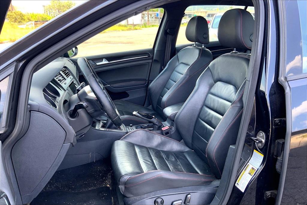 Thumbnail: 2015 Volkswagen Golf - 11