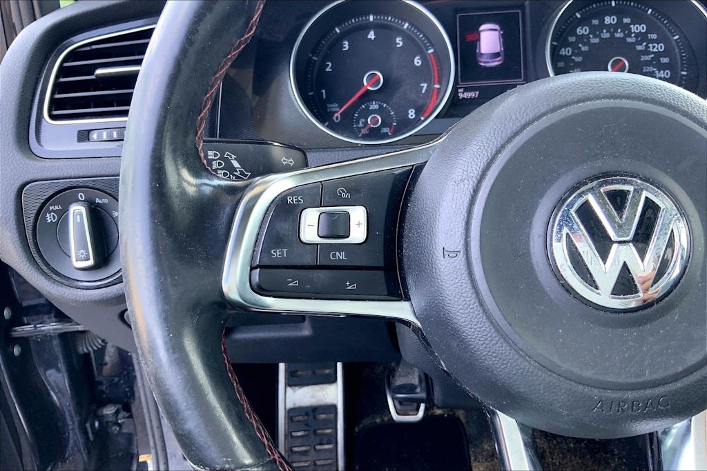 Thumbnail: 2015 Volkswagen Golf - 24