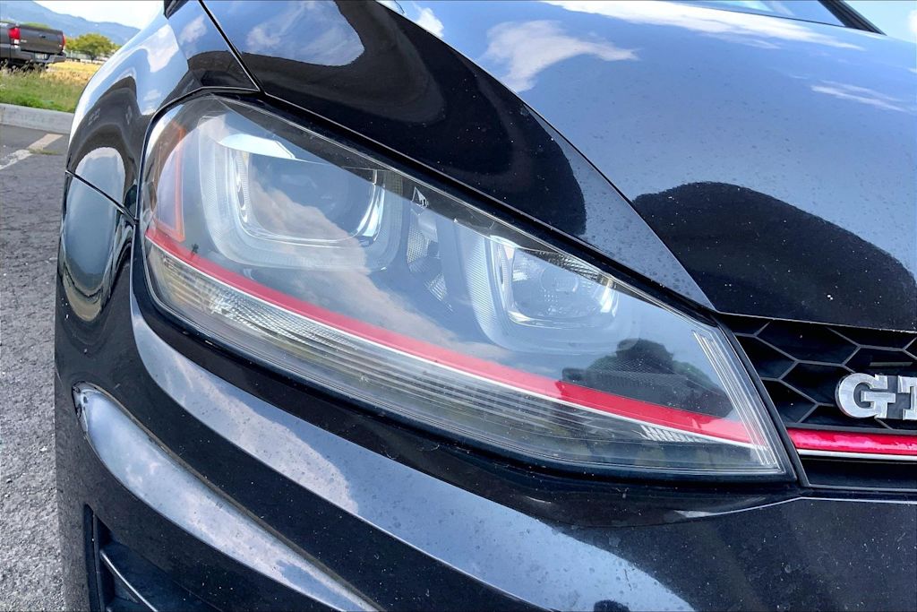 Thumbnail: 2015 Volkswagen Golf - 31