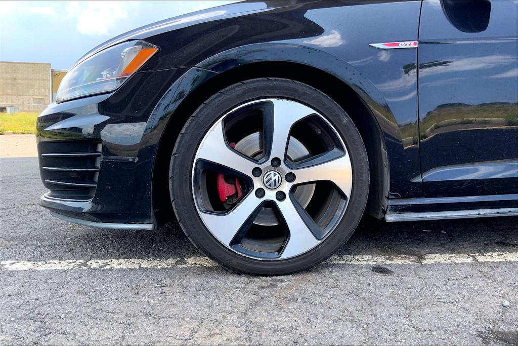 Thumbnail: 2015 Volkswagen Golf - 8