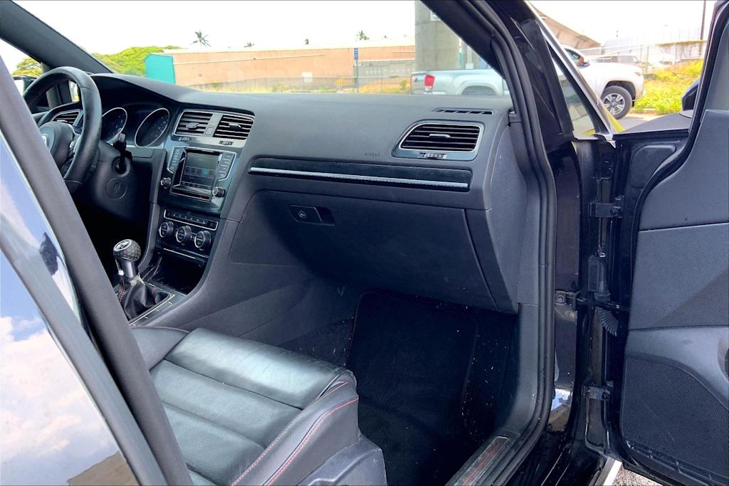 Thumbnail: 2015 Volkswagen Golf - 23