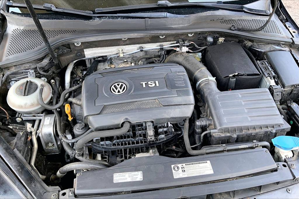 Thumbnail: 2015 Volkswagen Golf - 9