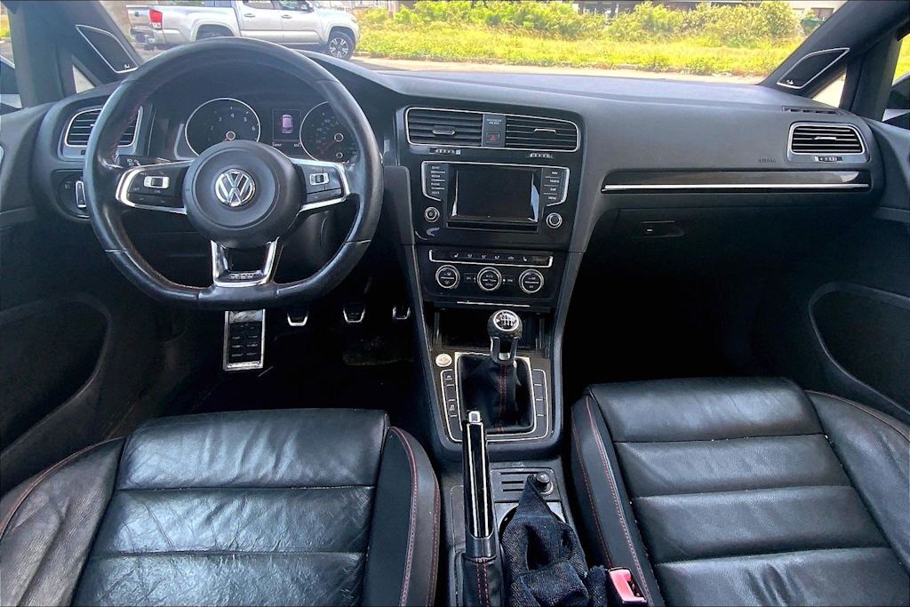 Thumbnail: 2015 Volkswagen Golf - 10
