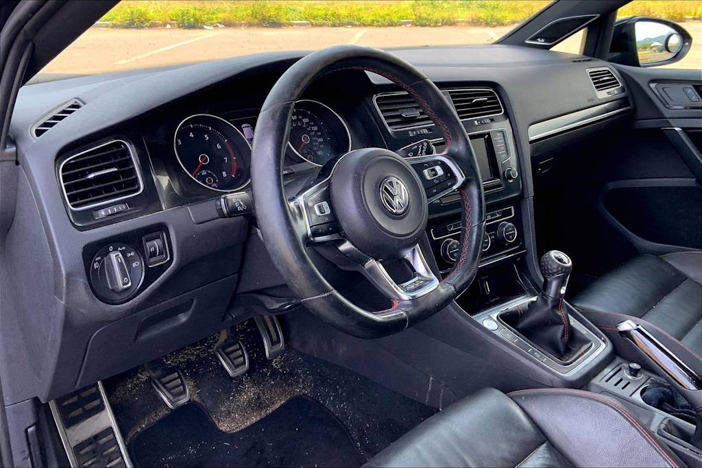 Thumbnail: 2015 Volkswagen Golf - 2