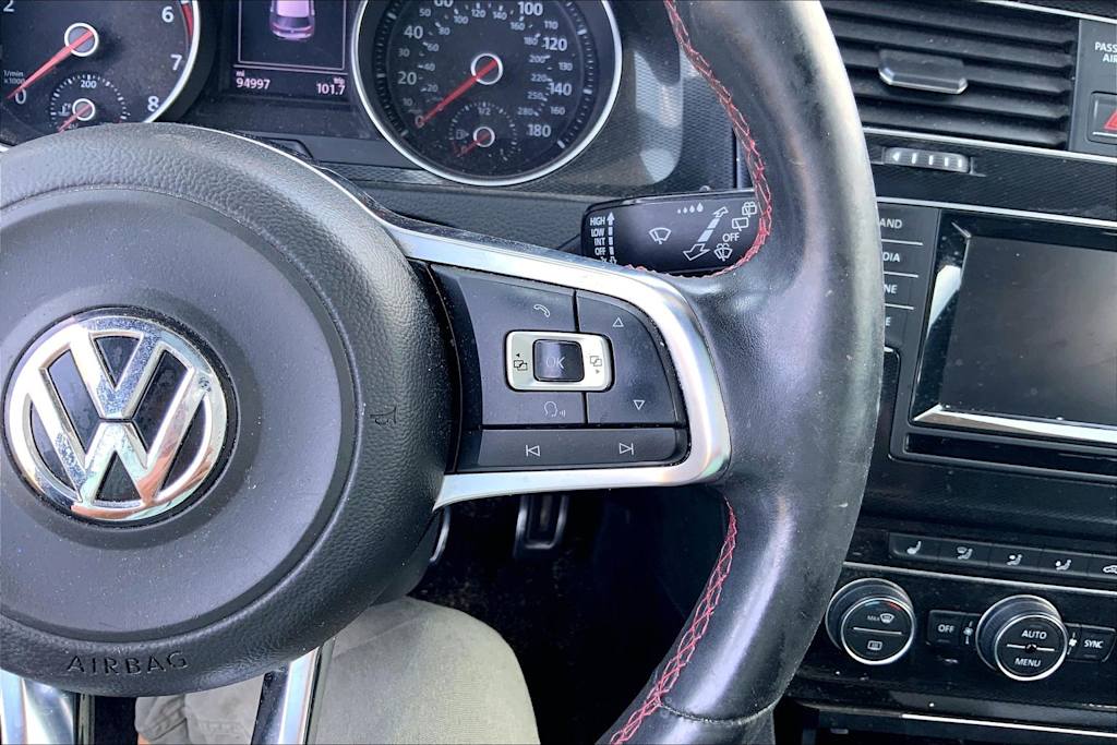 Thumbnail: 2015 Volkswagen Golf - 25