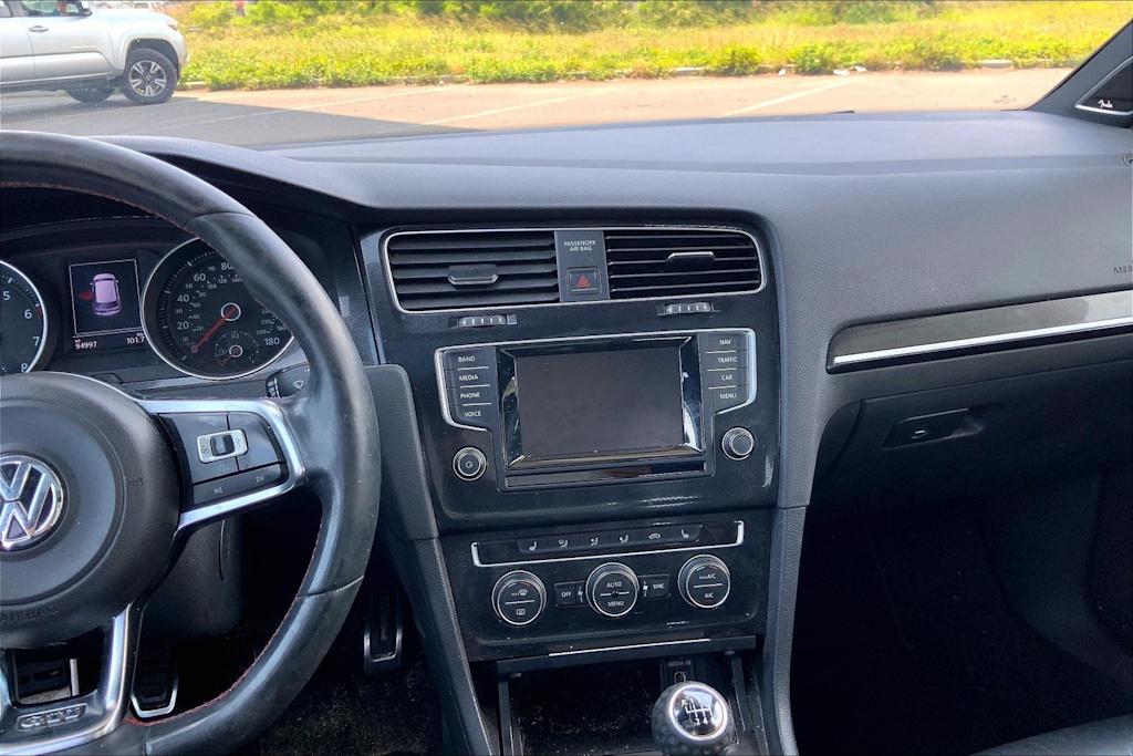 Thumbnail: 2015 Volkswagen Golf - 15