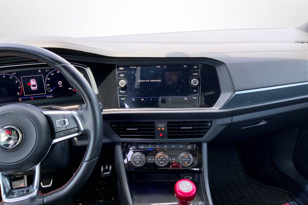 Thumbnail: 2019 Volkswagen Jetta - 16