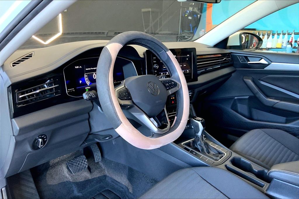 Thumbnail: 2025 Volkswagen Jetta - 2