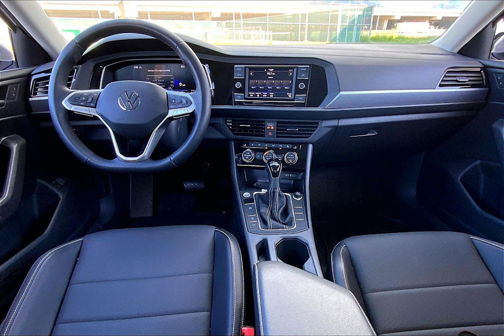 Thumbnail: 2024 Volkswagen Jetta - 10