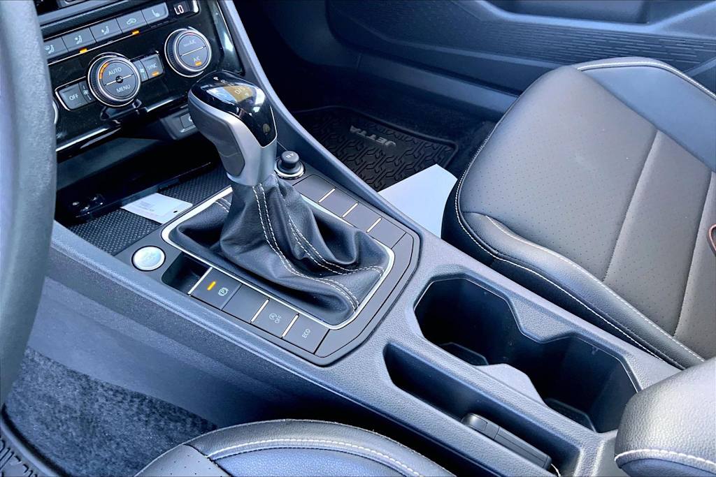 Thumbnail: 2024 Volkswagen Jetta - 17