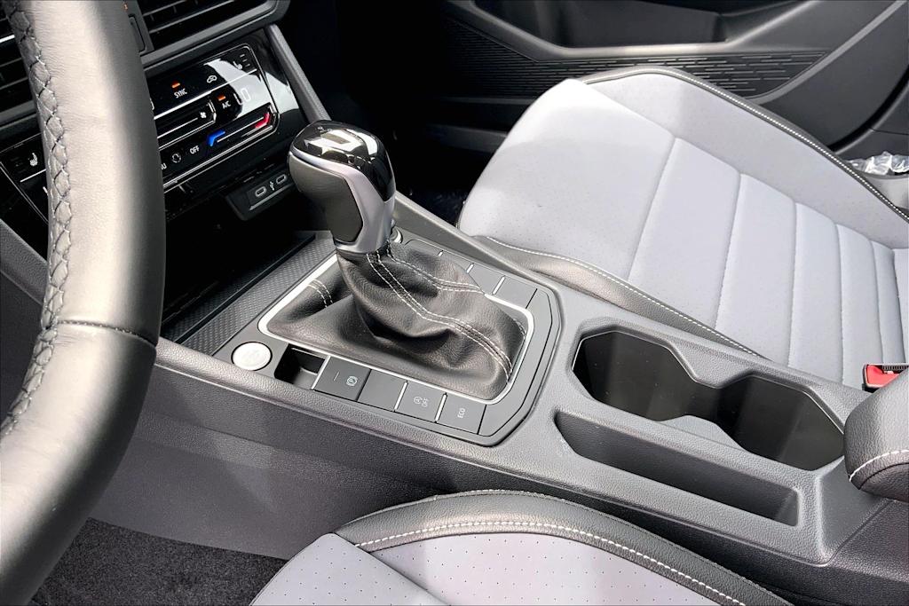 Thumbnail: 2026 Volkswagen Jetta - 16
