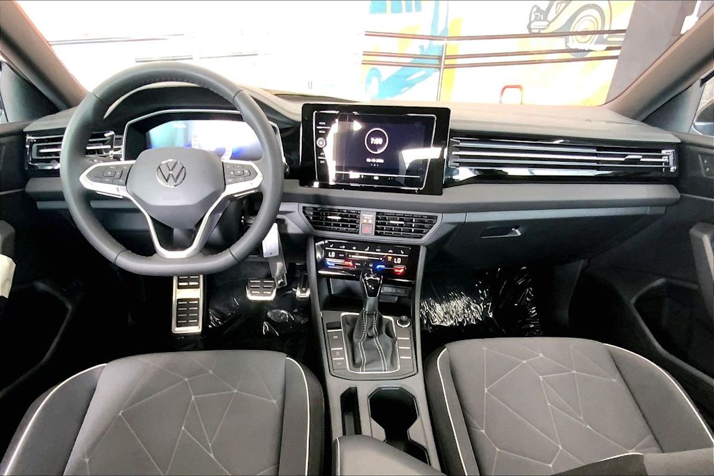 Thumbnail: 2026 Volkswagen Jetta - 10