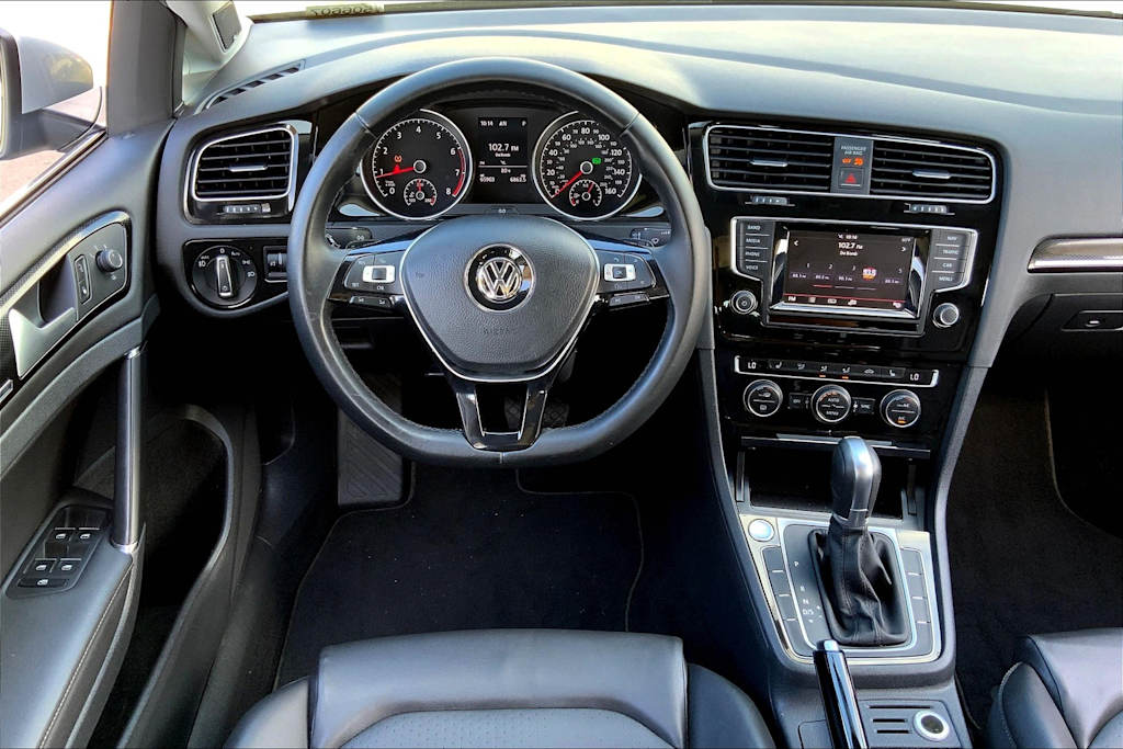 2015 Volkswagen Golf SEL 12