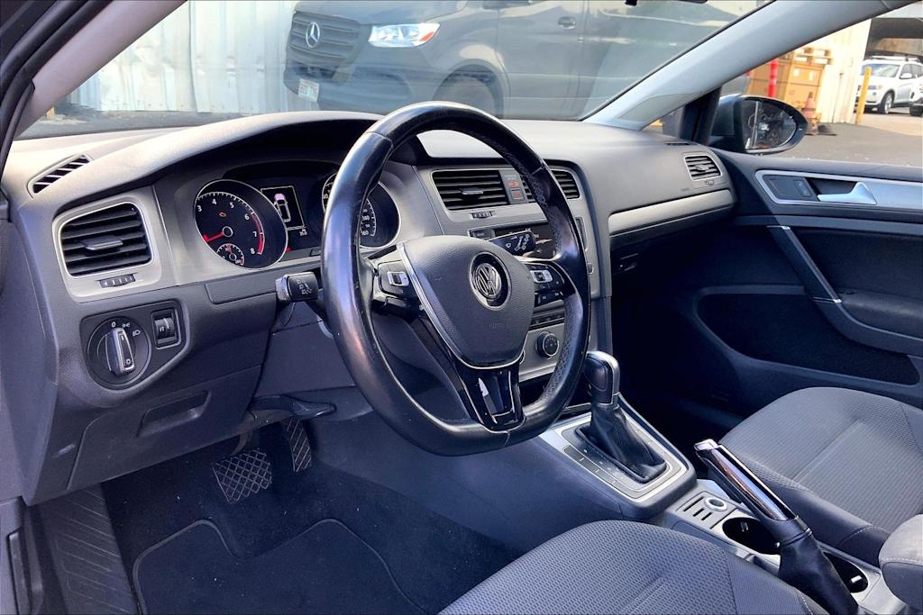 Thumbnail: 2016 Volkswagen Golf - 2