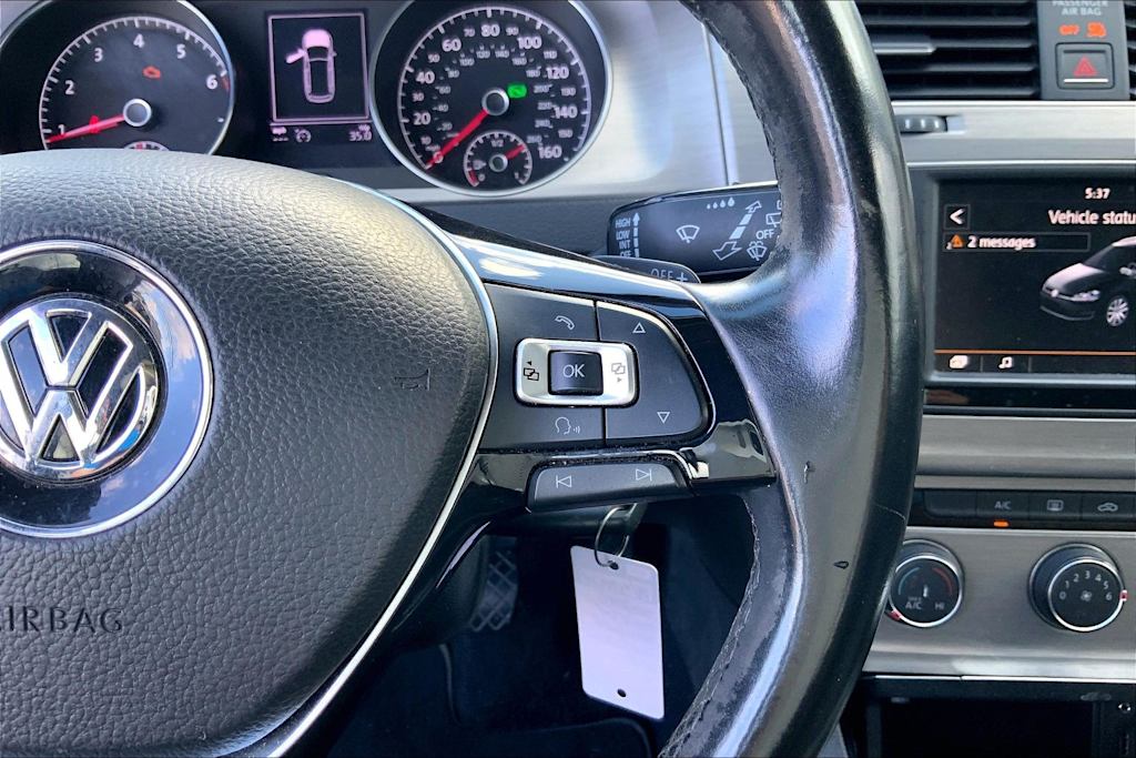 Thumbnail: 2016 Volkswagen Golf - 26