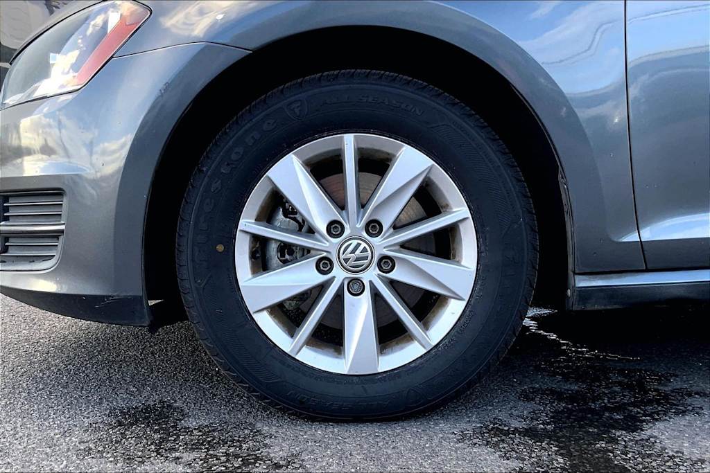 Thumbnail: 2016 Volkswagen Golf - 8