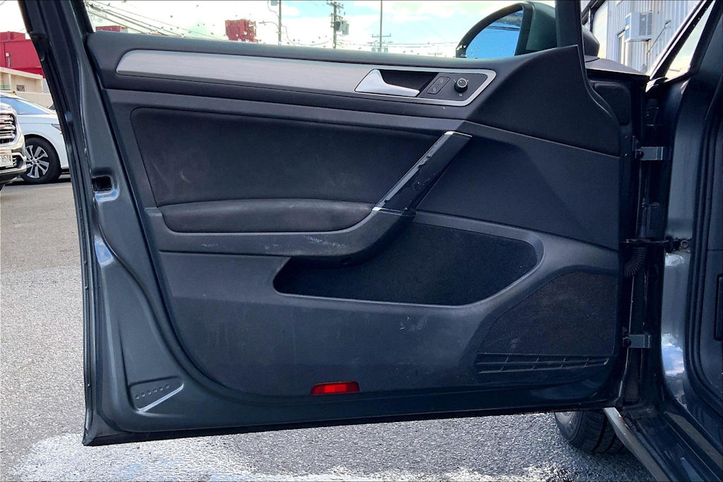 Thumbnail: 2016 Volkswagen Golf - 27