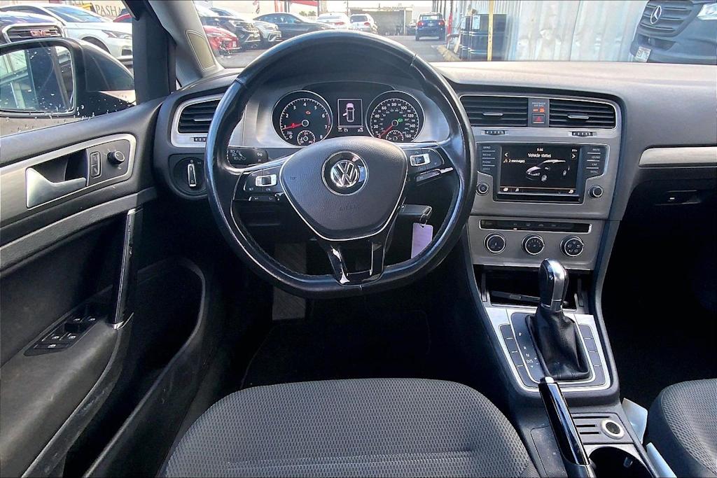 Thumbnail: 2016 Volkswagen Golf - 14