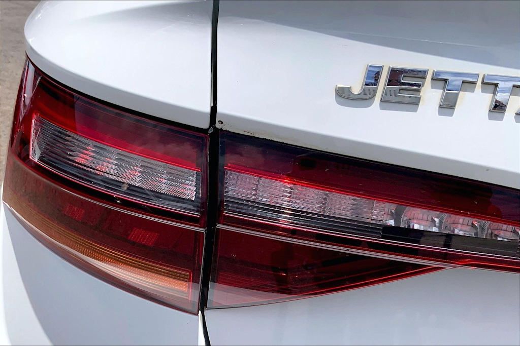 Thumbnail: 2019 Volkswagen Jetta - 32