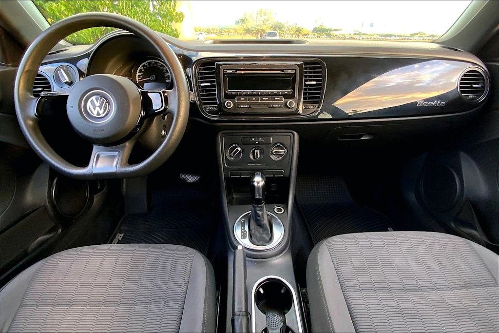 Thumbnail: 2013 Volkswagen Beetle - 9