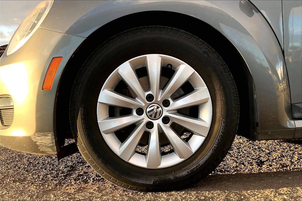 Thumbnail: 2013 Volkswagen Beetle - 8