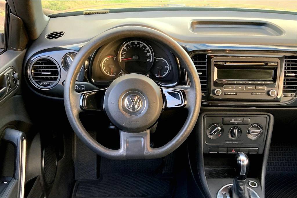 Thumbnail: 2013 Volkswagen Beetle - 13