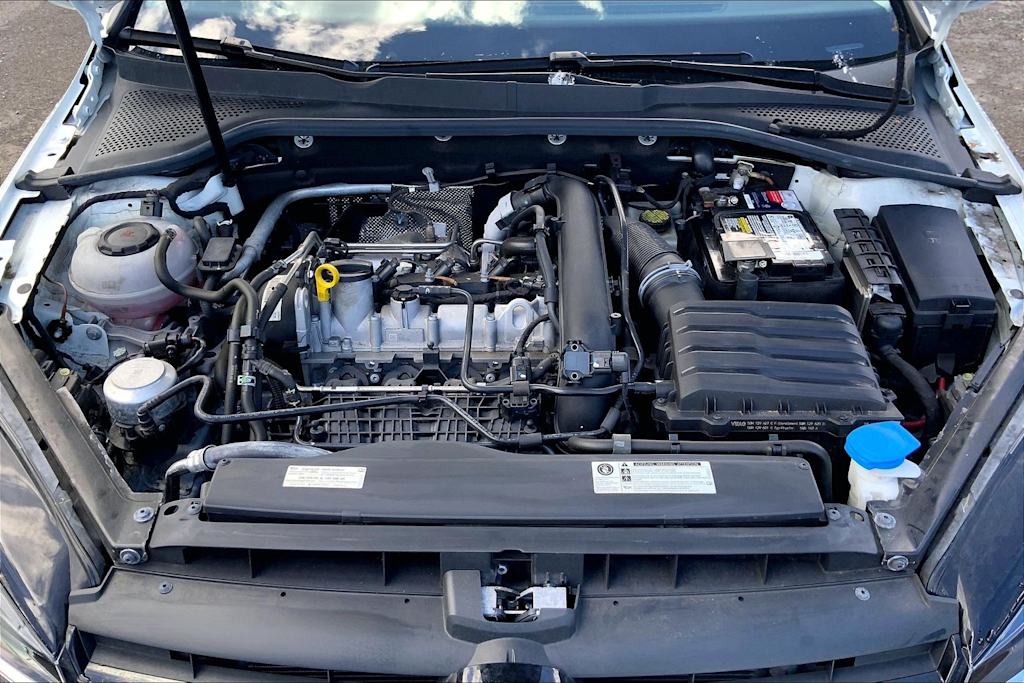 Thumbnail: 2019 Volkswagen Golf - 9