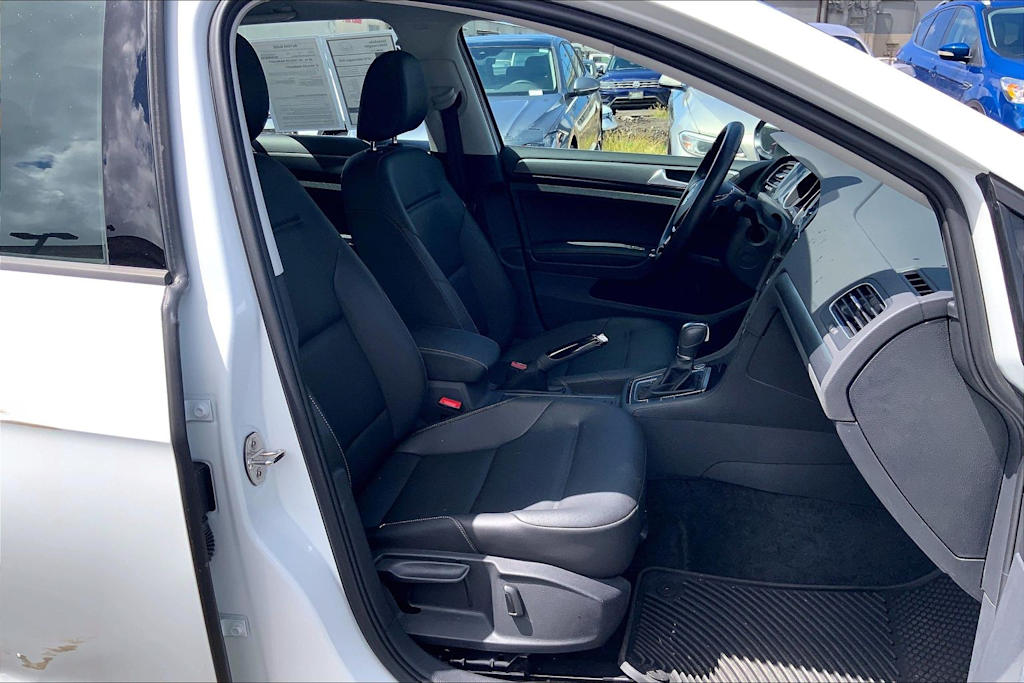 Thumbnail: 2019 Volkswagen Golf - 12