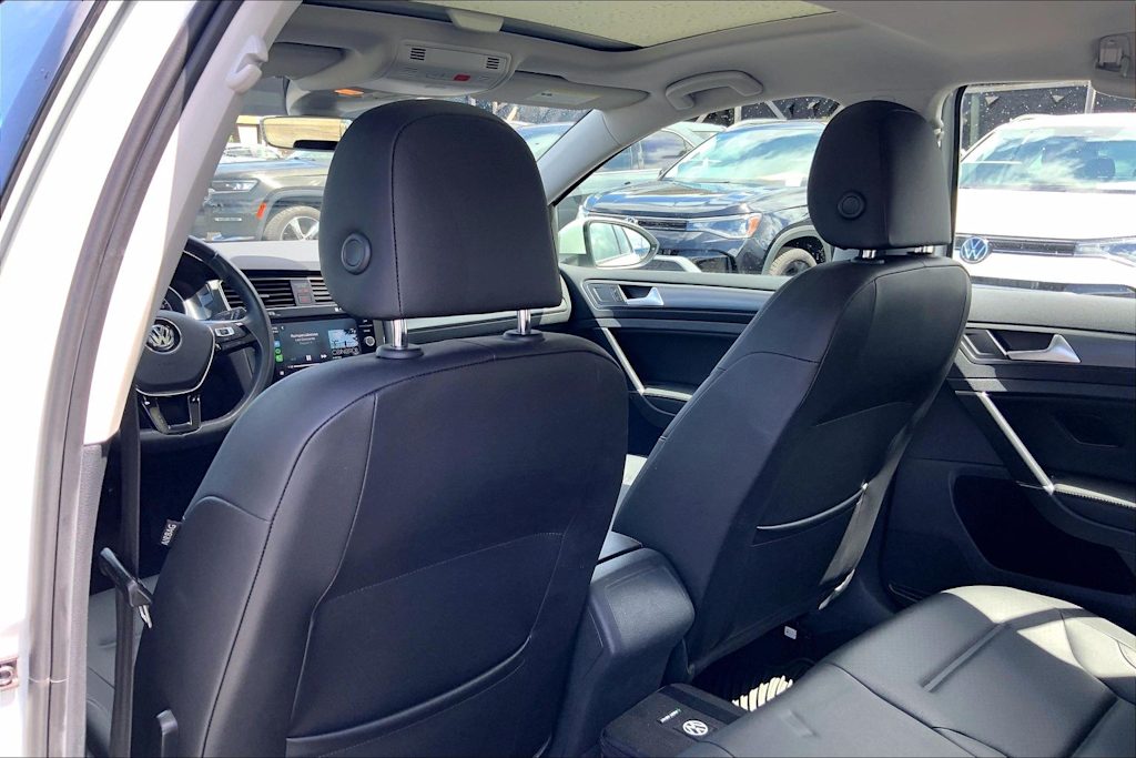 Thumbnail: 2019 Volkswagen Golf - 13