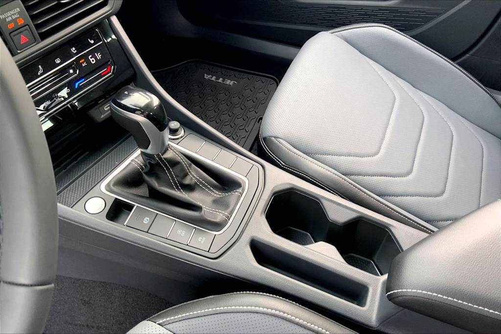 Thumbnail: 2026 Volkswagen Jetta - 16