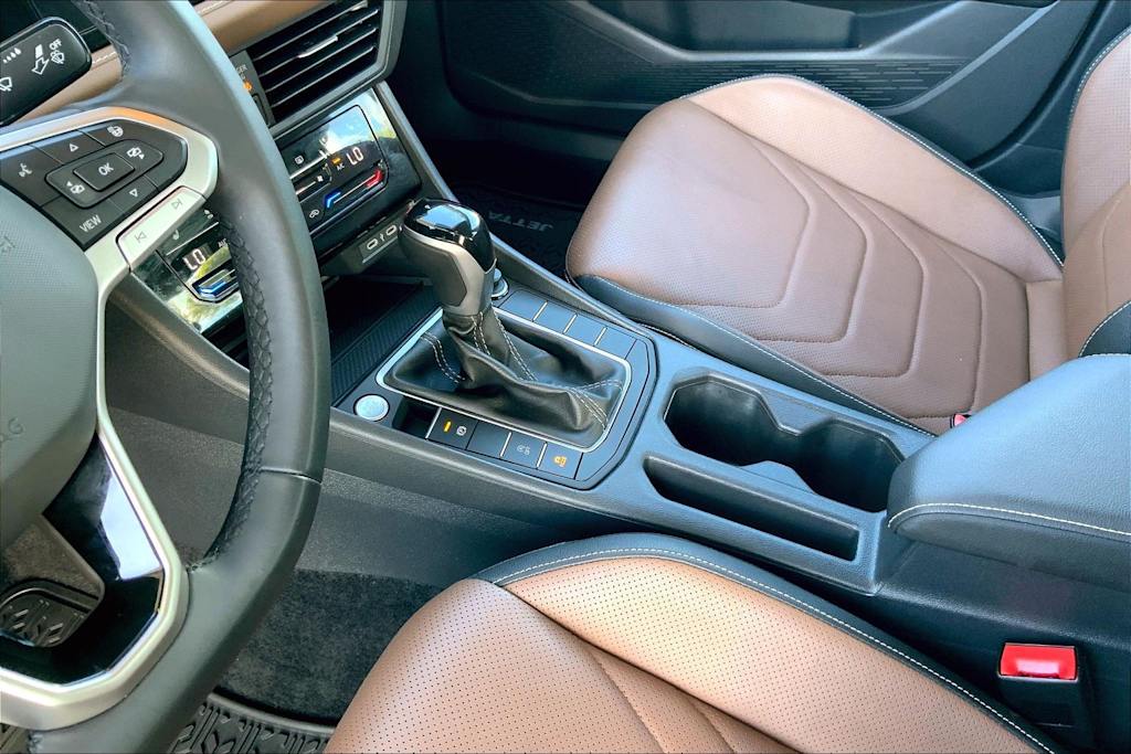 Thumbnail: 2025 Volkswagen Jetta - 17